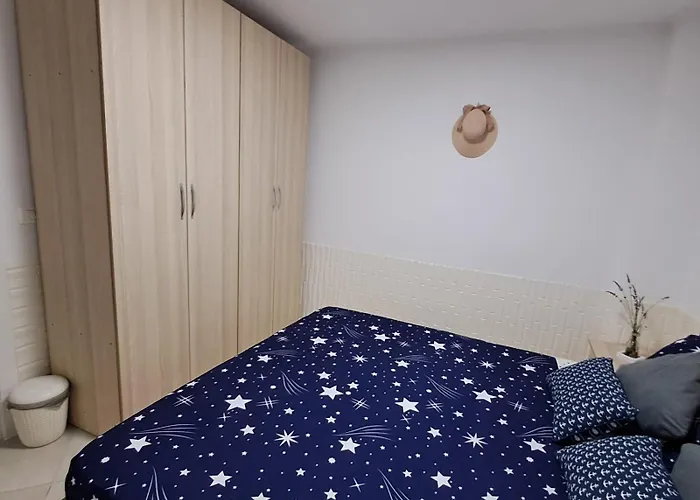 Beach Apartment *